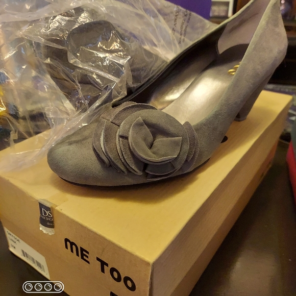 Shoes - Picture 2 of 2